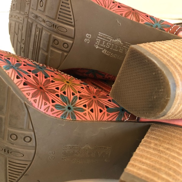 Beautiful L’Artiste spring step pink heeled flower sandals - Picture 11 of 15